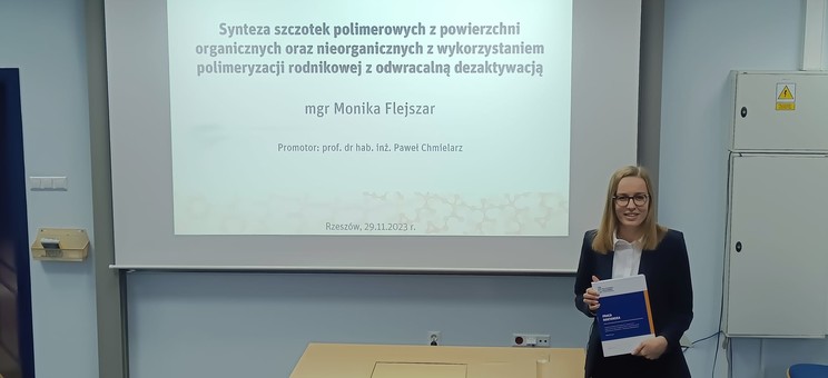 Dr Monika Flejszar