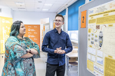 Od lewej: dr hab. Aleksandra Bocian, prof. PRz (członek Komisji Konkursowej); mgr inż. Klaudiusz Górnicki,